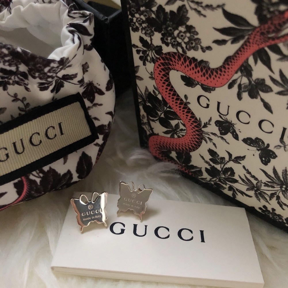 GUCCI TRADEMARK STUD EARRINGS LIMITED TIME LISTING